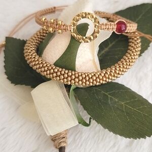 👝NWT CM02 SET 2 bracelets.Beaded crochet bracelet + Macrame Red stone bracelet